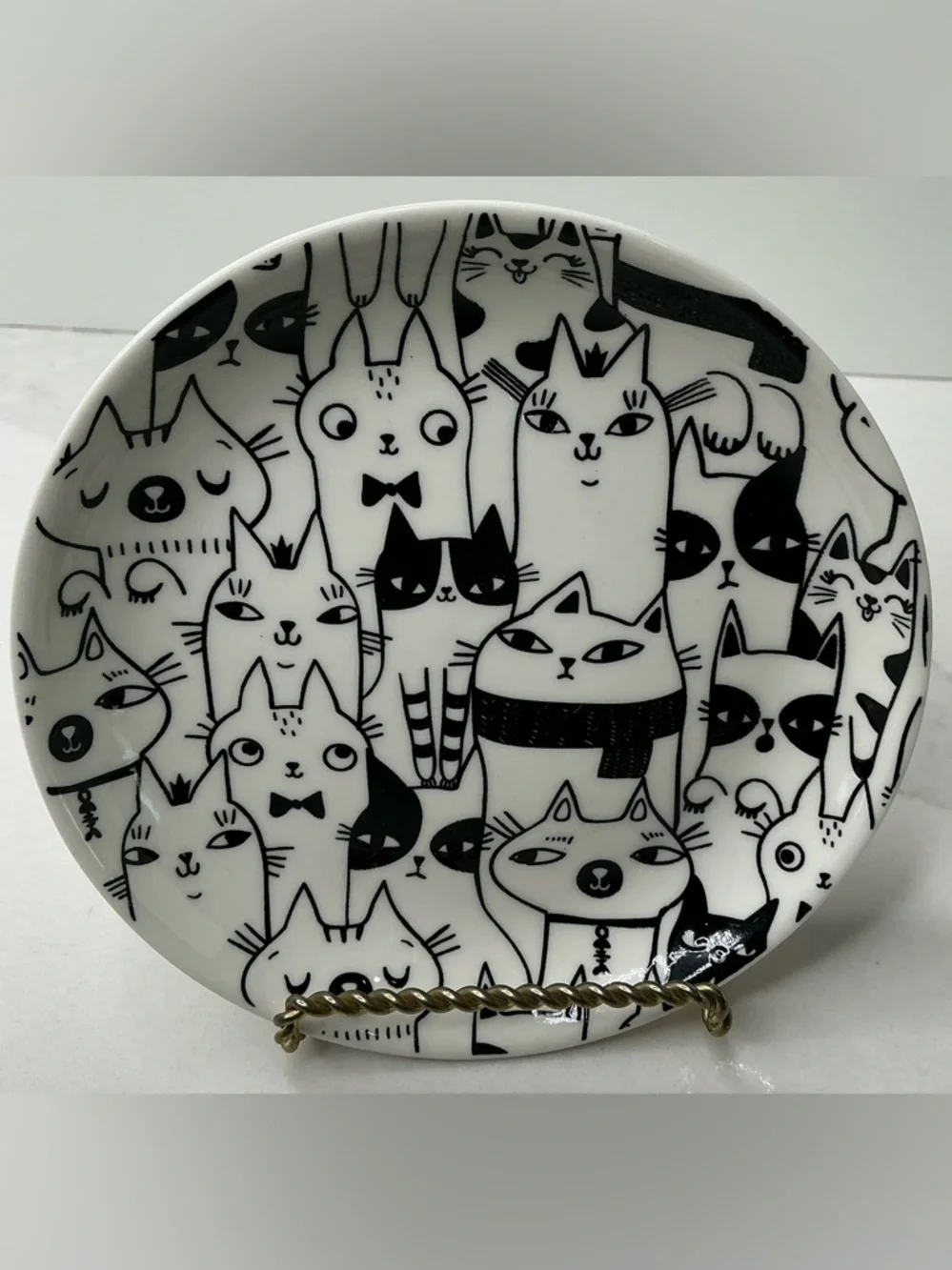 Cat Plate or Cat Dish Dessert Plate Ceramic 5” Kitten Faces White Black NEW